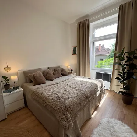 Ilka * بودابست